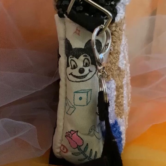 SOLD ๐ค๐คThe Kismet sporty bag in Doodle print ~ Sample Sale - Picture 3 of 5